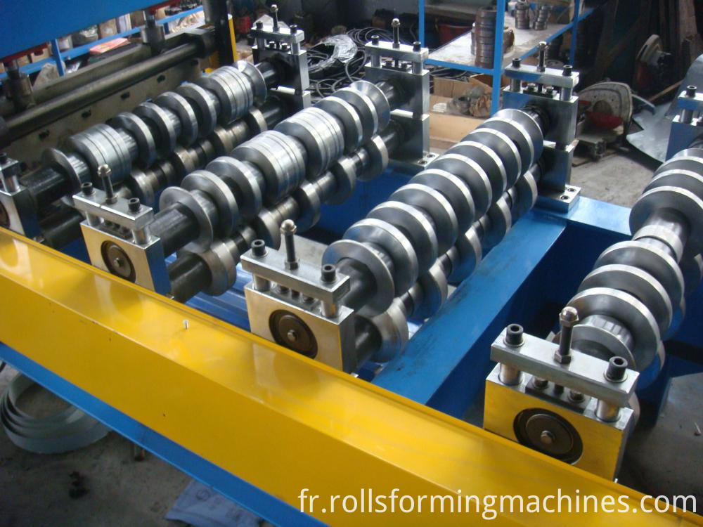 Petit pain de feuille de toiture formant la machine avec la tuile de trapèze Roofing Sheet Roll Forming Machine with Trapezoid Tile